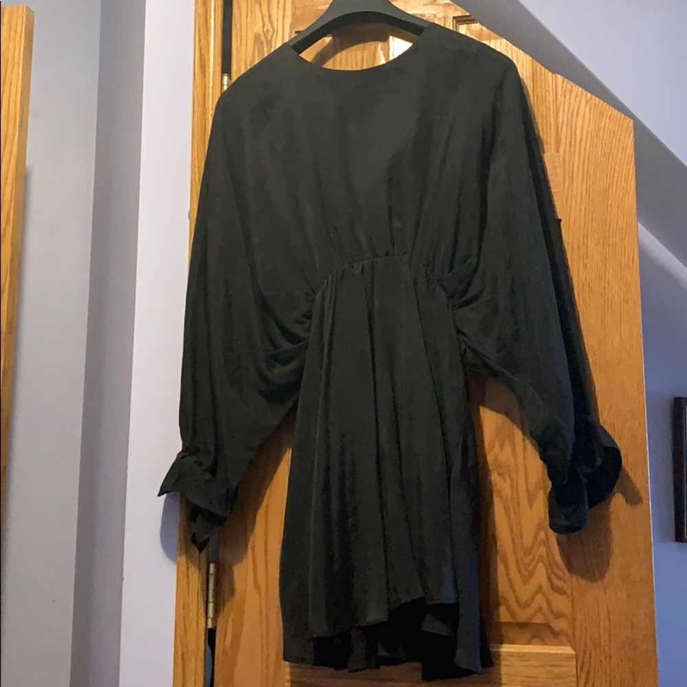 BLACK DRESS - Picture 1 of 4